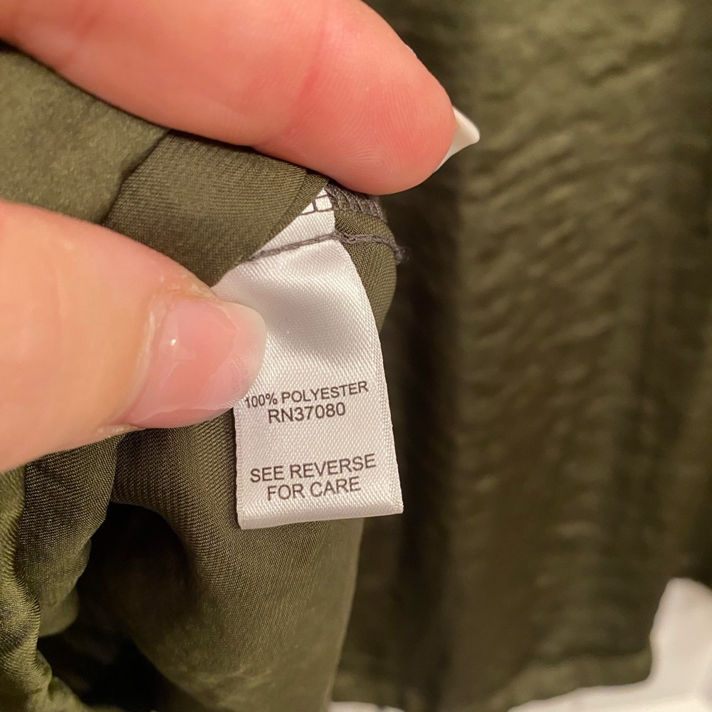 EUC Cato 22/24 Button down Hi-Lo Top Satin Drawstring - Picture 6 of 7